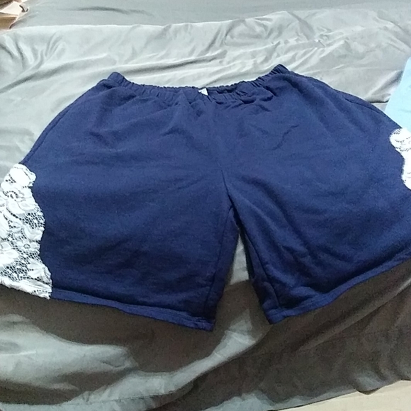 Lacy shorts - Picture 1 of 4